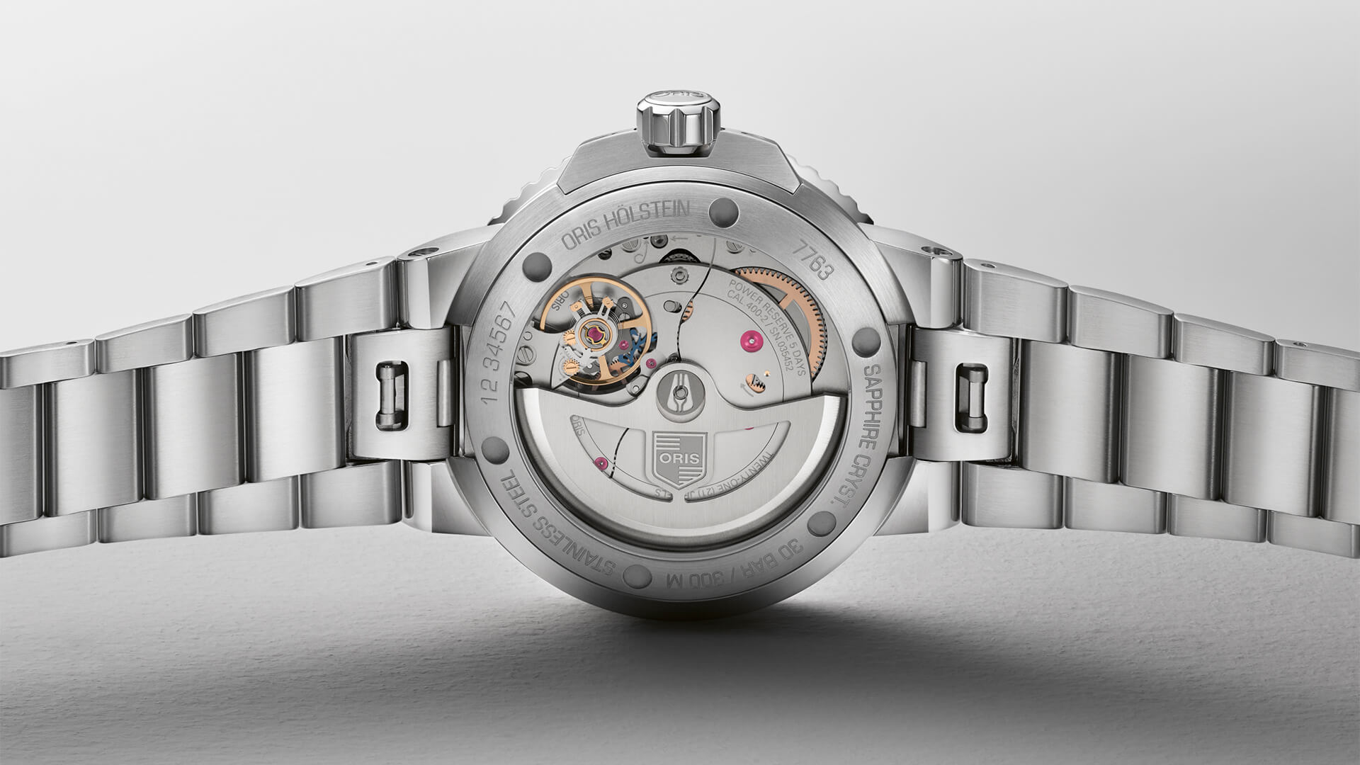 Aquis GMT Date Calibre 400