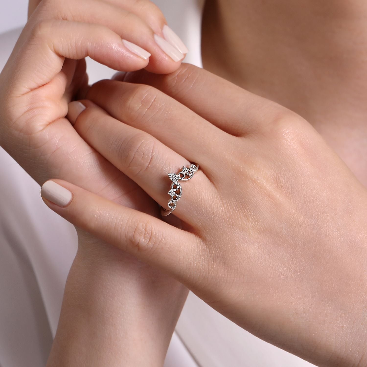Curved Filagree Diamond Ring